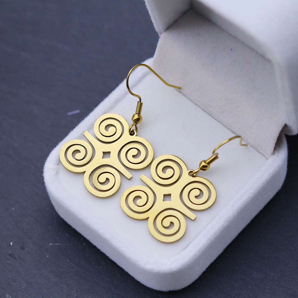 Chandler Stainless Steel Spiral Clover Hoop Earrings - Flowing Vortex Drop Earrings, Lucky-Themed Party & Daily Jewelry, Stylish