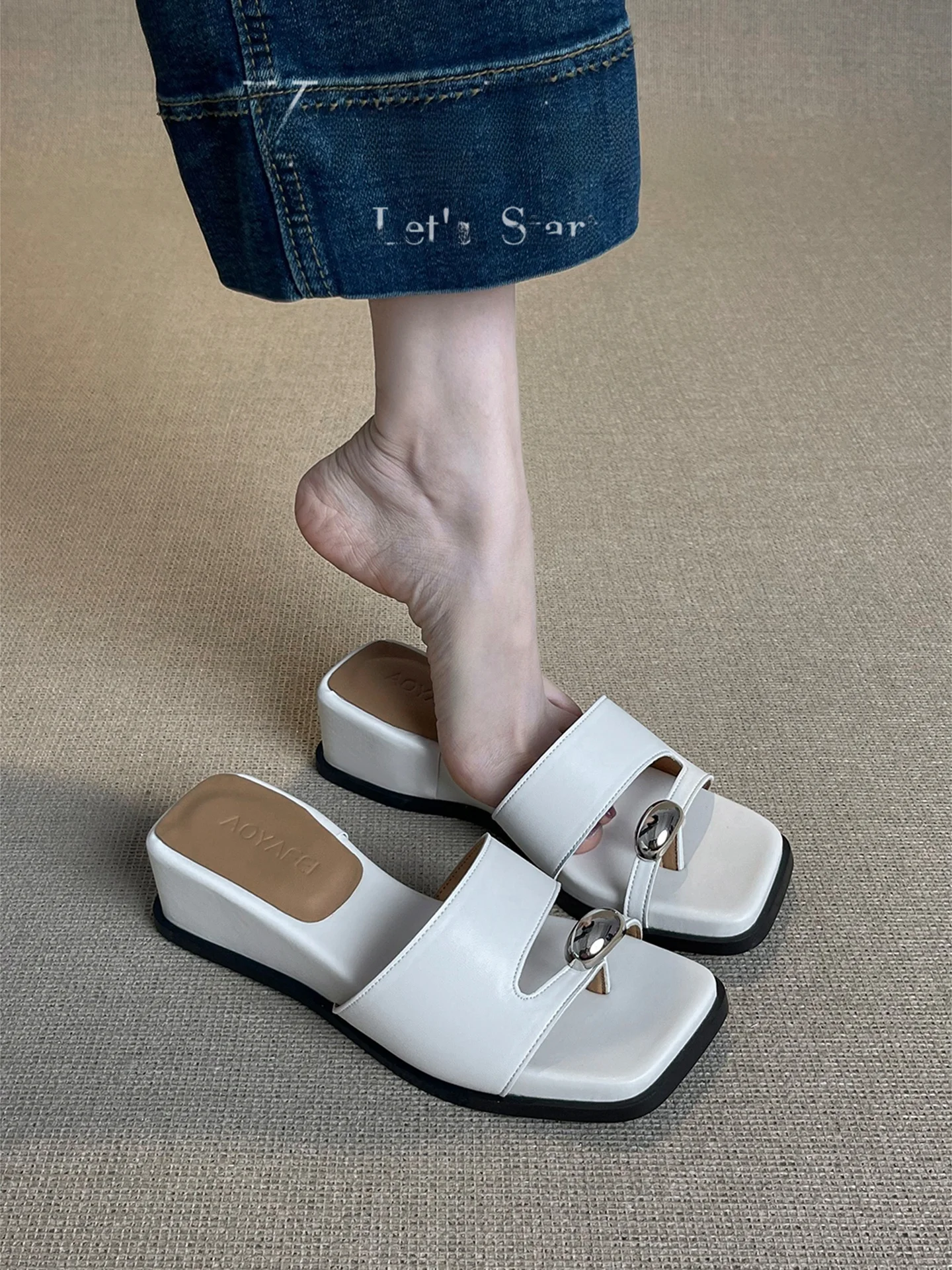 women's-summer-outdoor-thick-heel-slip-on-sandals-korean-style-leather-upgraded-flat-buckle-sandals-fashionable-square-head
