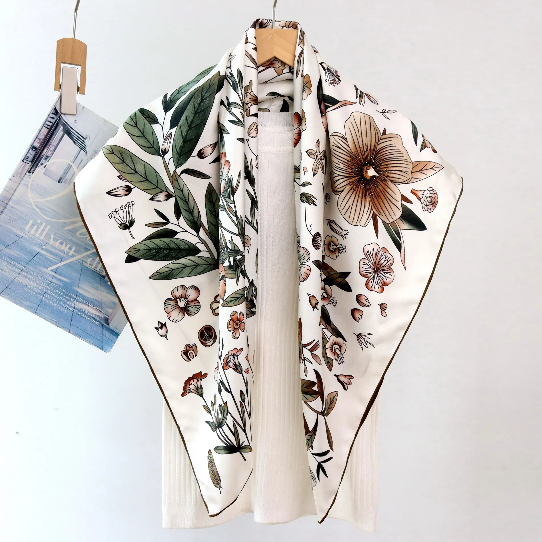 High-end Elegant Women Flower-patterned Collection Print Quality 14MM Twill100% Mulberry Silk Hand-rolled Edge Large Scarf