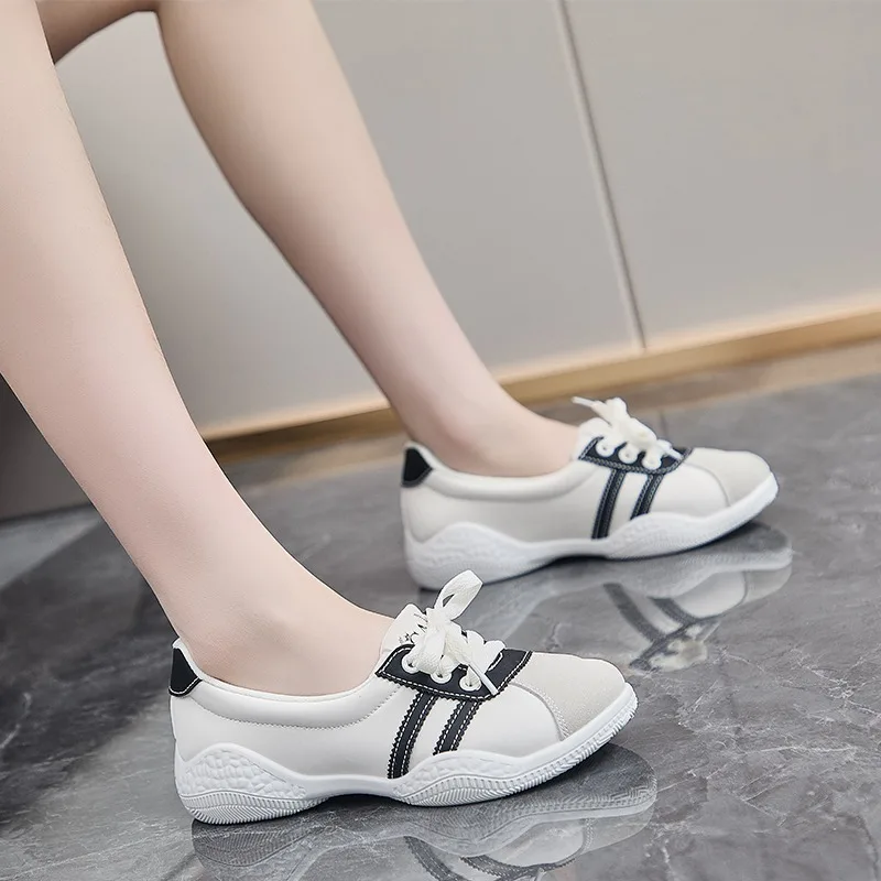 Women's Shoes Spring and Autumn Fashion Head Flat Bottom Non-slip Solid Color Shallow Lace-up Vulcanized Shoes Women Sneakers