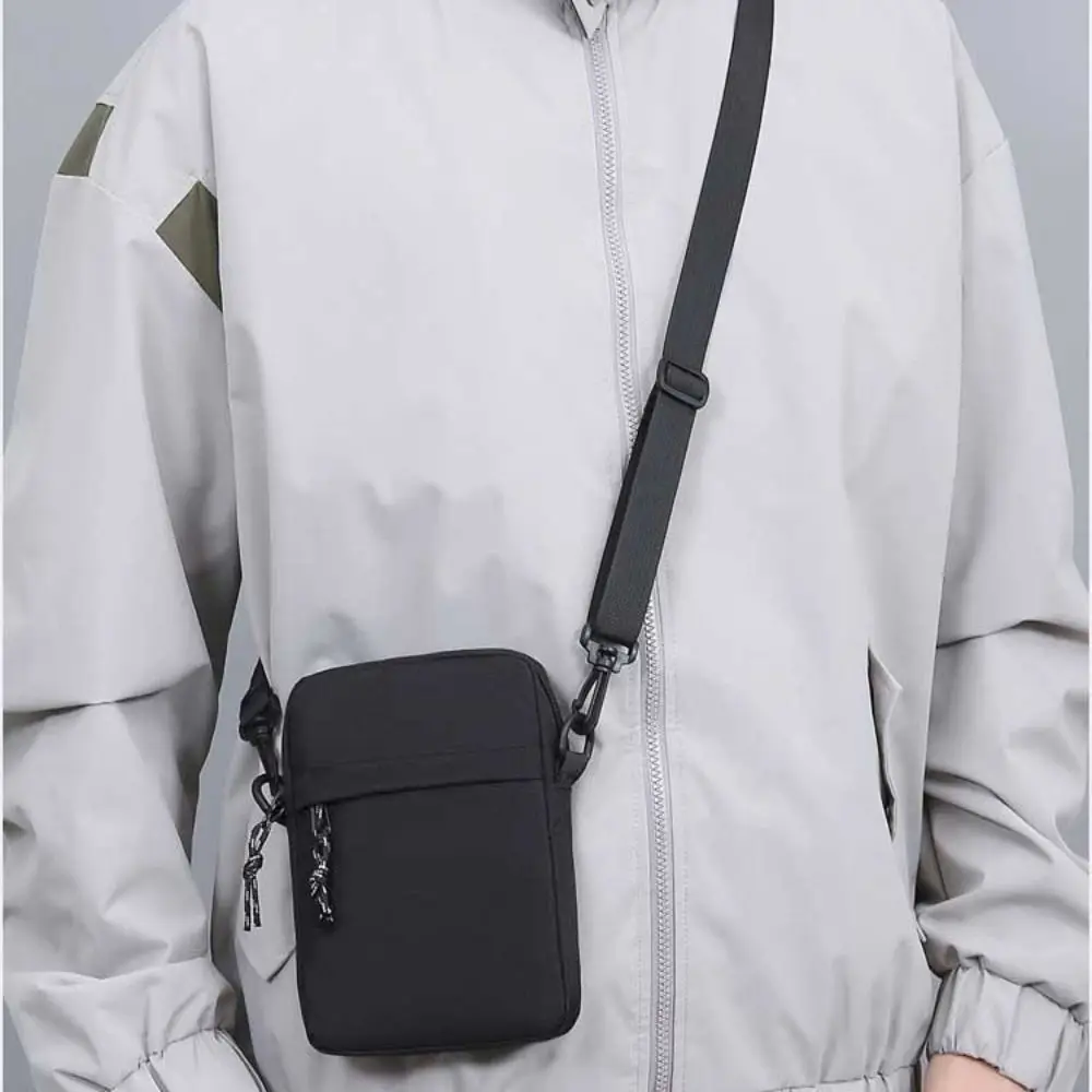 Casual Men Messenger Bag New Nylon Korean Small Handbag Student Phone Bag Solid Color Sports Shoulder Bag