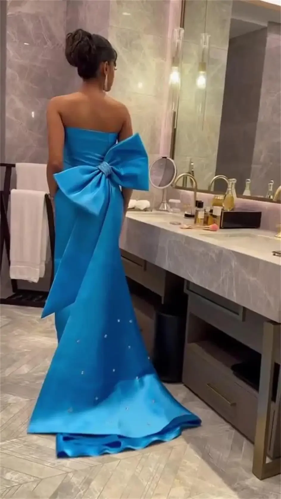 Saudi Arabia Evening Dresses Mermaid Beadings Prom Dresses Strapless Sleeveless Pleated Bow Floor Length Formal Party Dress