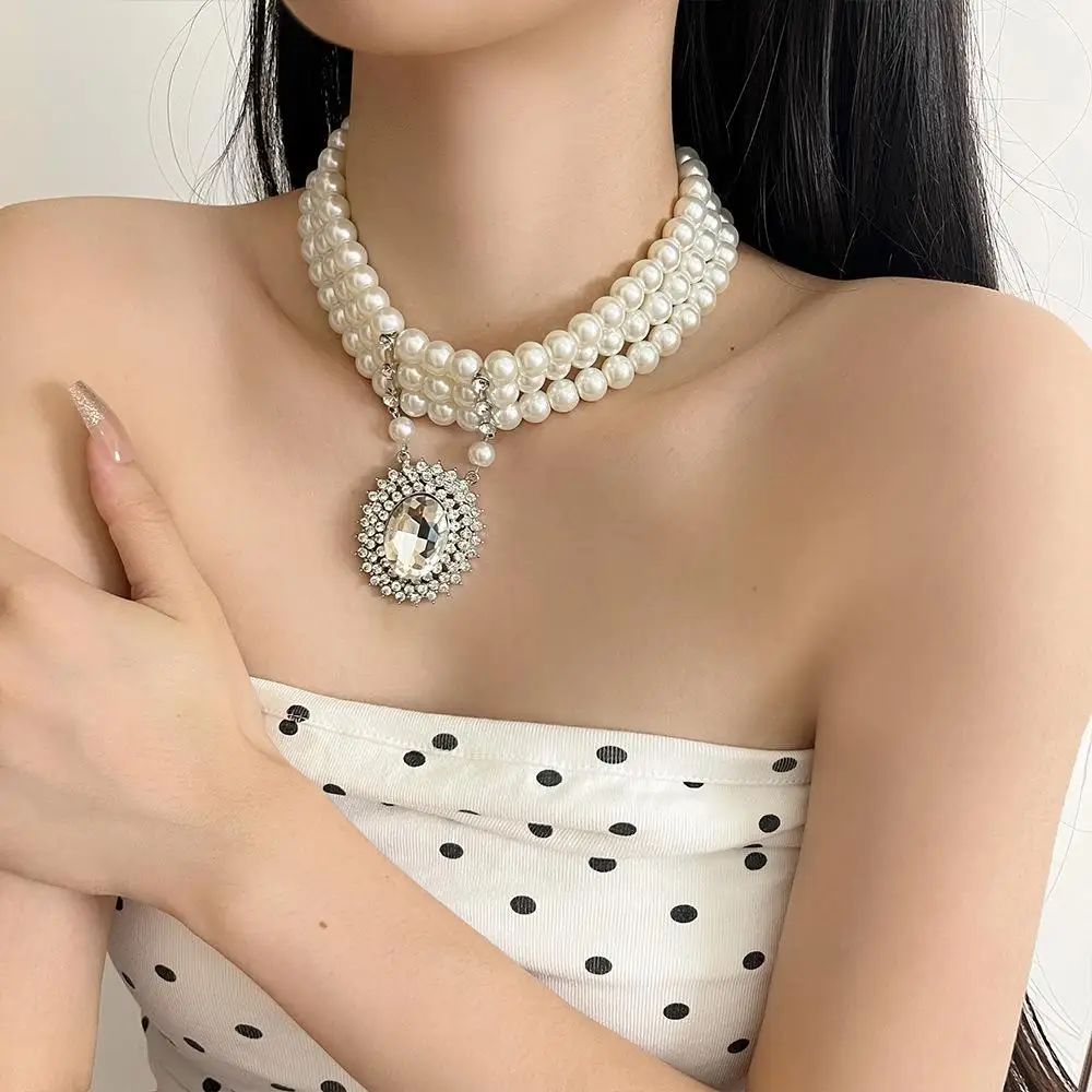 Women's Retro Multilayered Pearl Necklace French Court Style Oval Pendant Embedded with Diamonds Light Luxury Advanced Choker