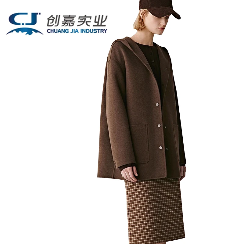 

Высококачественное двустороннее женское пальто с капюшоном из меха альпаки, повседневное шерстяное пальто для улицы, элегантное и удобное, плавное на ощупь.