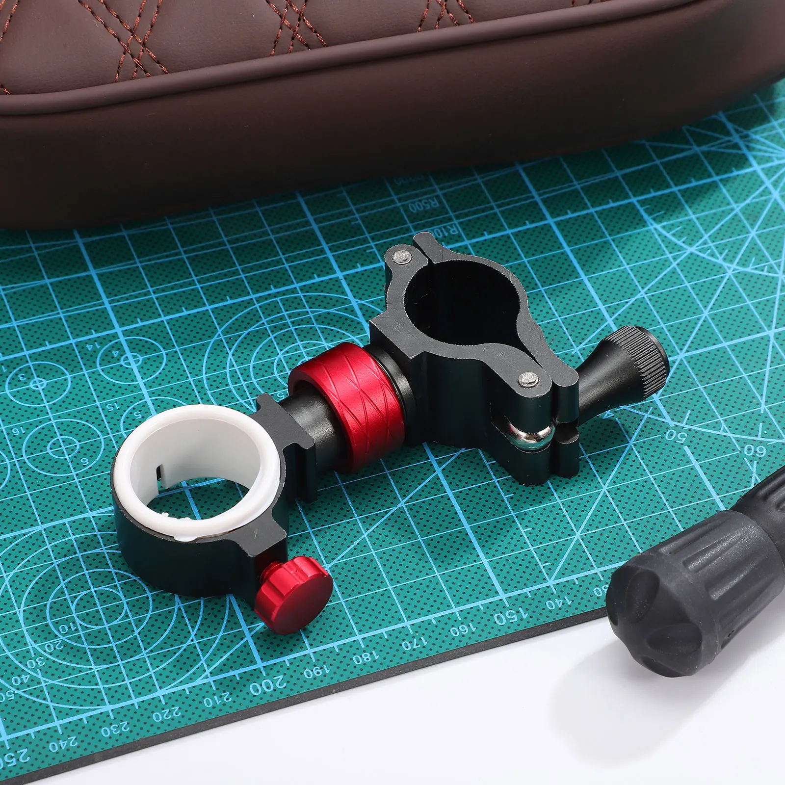 

Fishing Chair Umbrella Stand 23-27mm Tube Adjustable Clamp Durable 360 Degree Rotation Portable Mount Fishing Tools