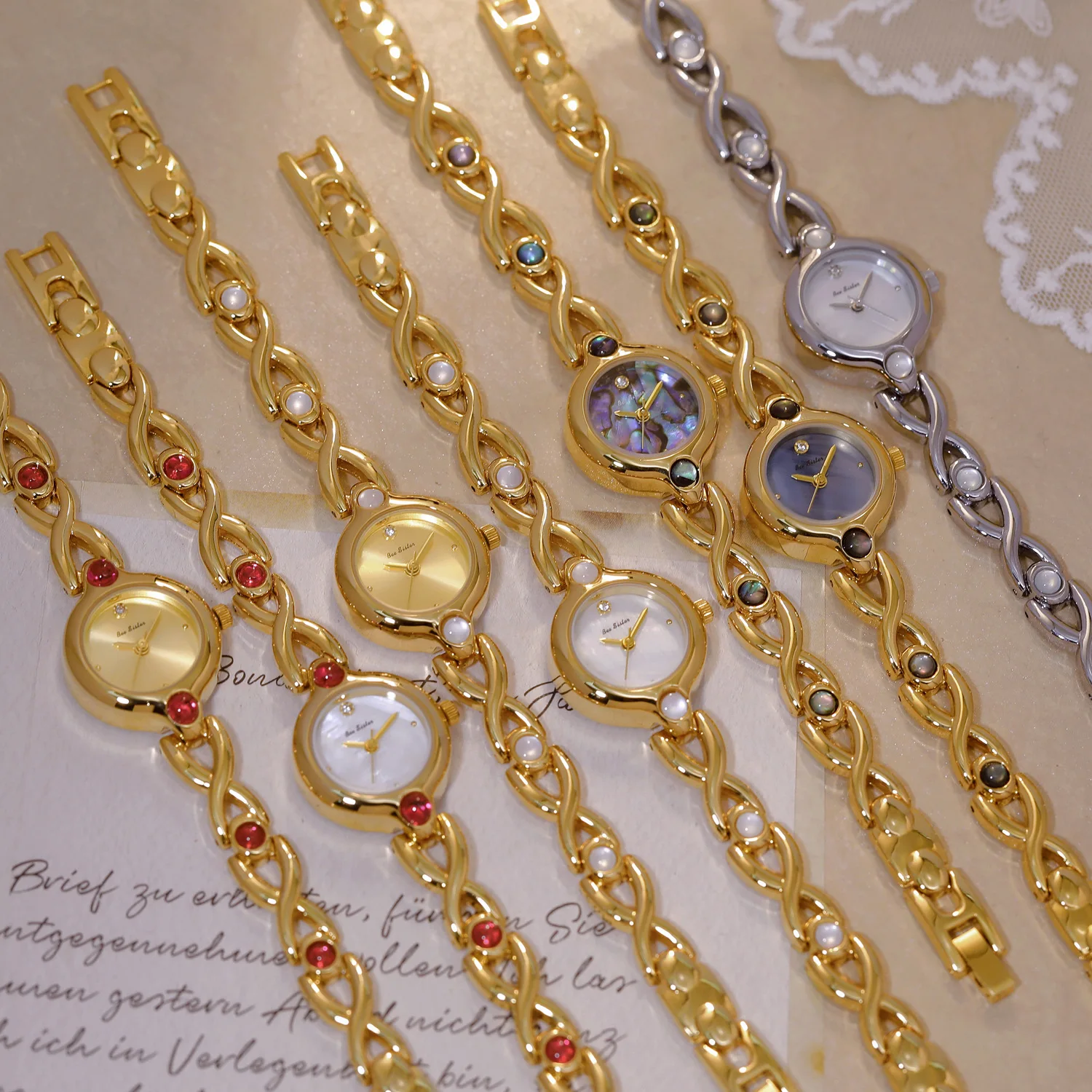Retro Red Gemstone Hollowed Out Gold Steel Strip Women's Watch Fashionable Small Dial Waterproof Clock Women Gift