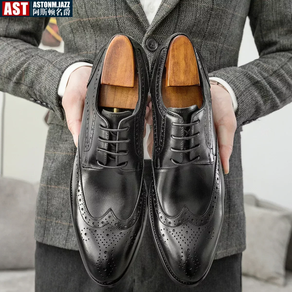 

Italian Mens Brogues Shoes Luxury Genuine Leather Designer Handmade Fashion New Elegant Man Dress Wedding Business Social Shoes