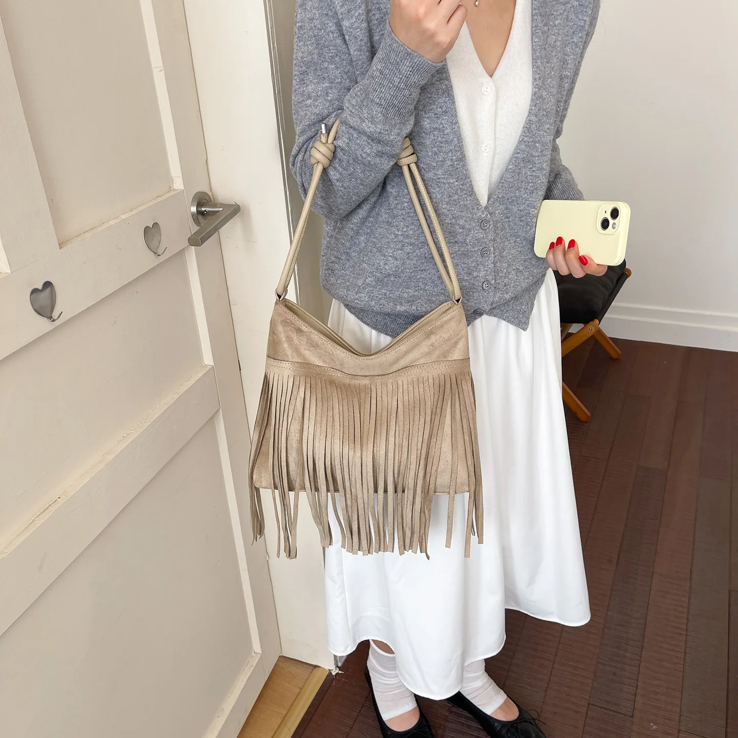 Personalized Tassel Shoulder Bag for Women Autumn Winter Vintage Trend Faux Suede Underarm Pack Leisure Korean Commuter Handbags