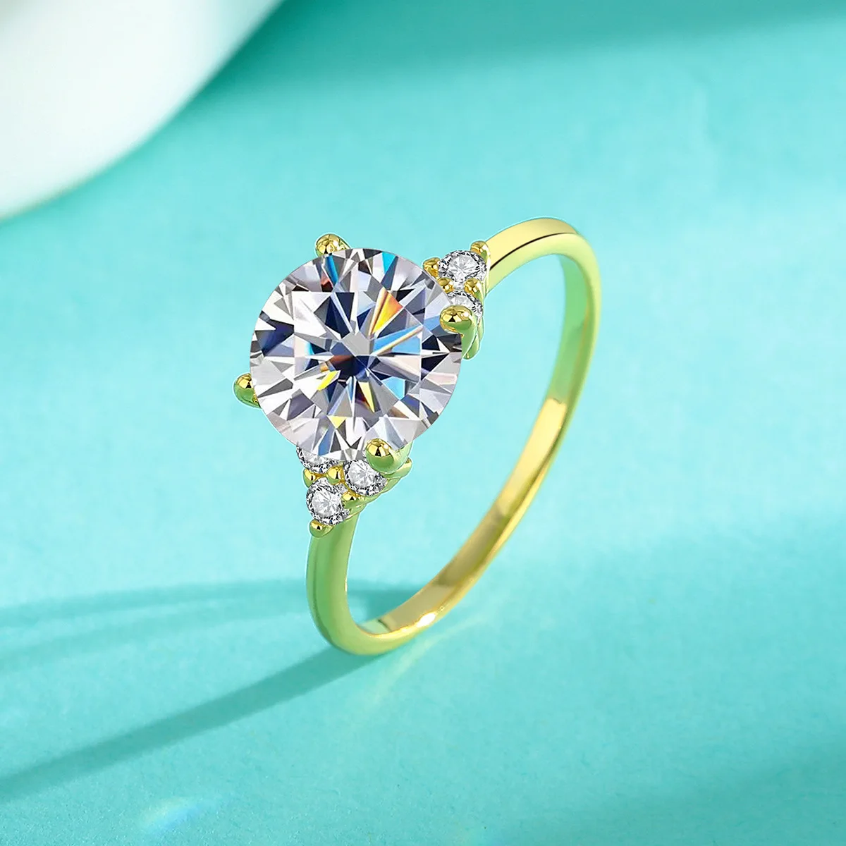 

Кольцо из стерлингового серебра 925 пробы с четырьмя когтями и тремя бриллиантами из муассанита, роскошное и изысканное женское кольцо на три карата