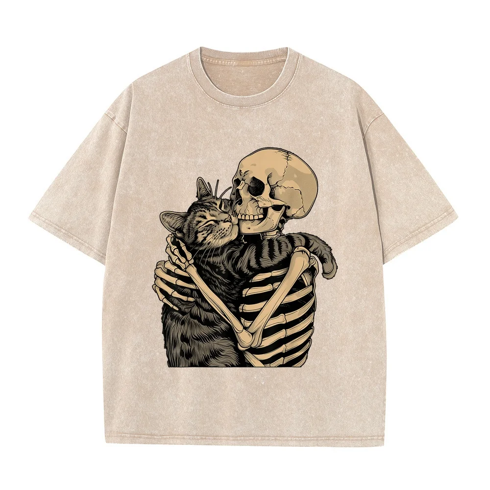 Man Printed Tee Shirt Skeleton Hugging Cat Halloween Lover Mom Dad T-Shirt Brasil Y2k Men Cotton Plus Size Daily T Shirts Summer