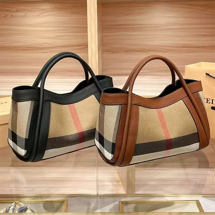 Luxury Hands-Free Designer Diaper Bag For Women Large Capacity Tote Elegant Leather Crossbody Handbag For Active Lifestyle