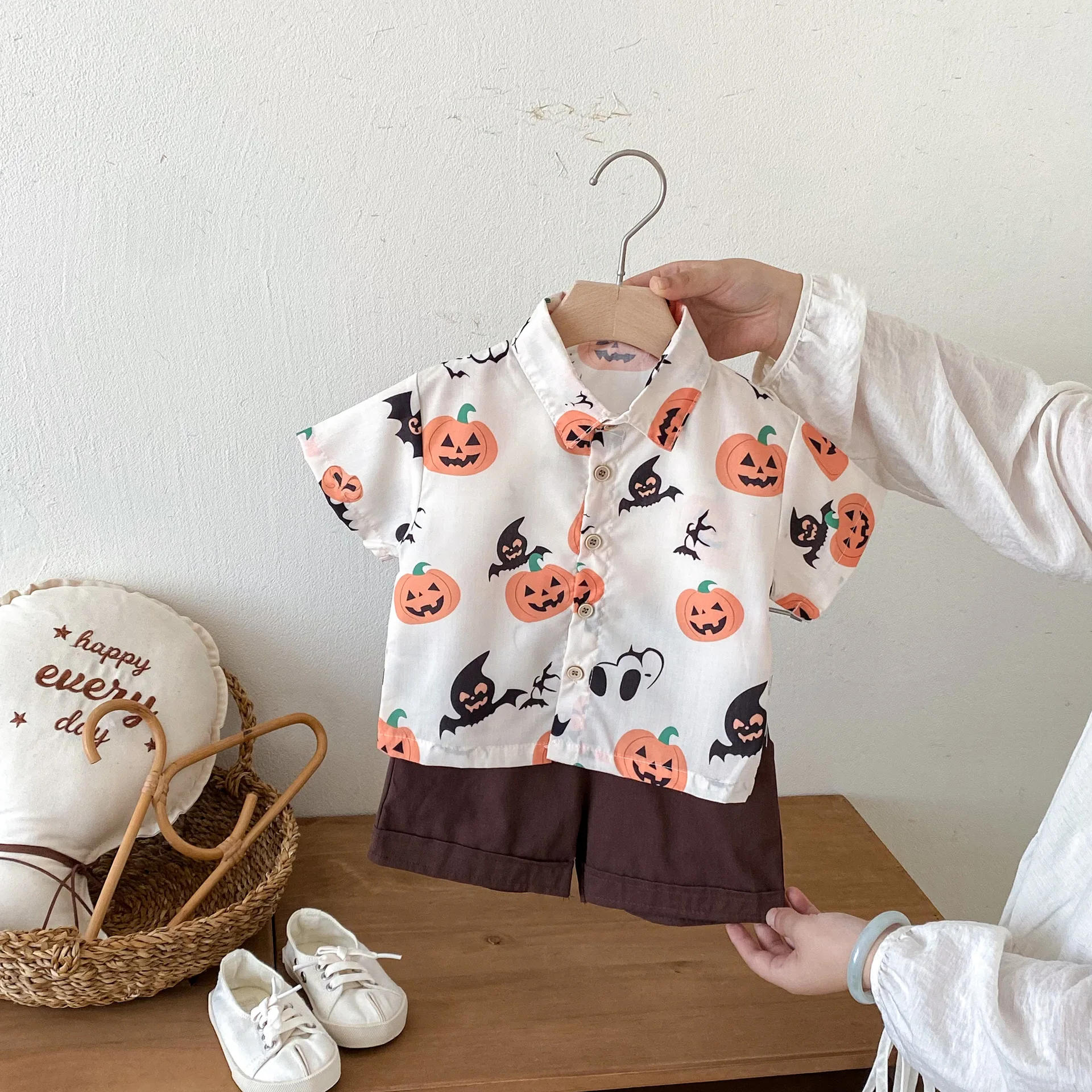

Летний детский тонкий комплект поло для мальчиков на Хэллоуин с тыквой и короткими рукавами + шорты