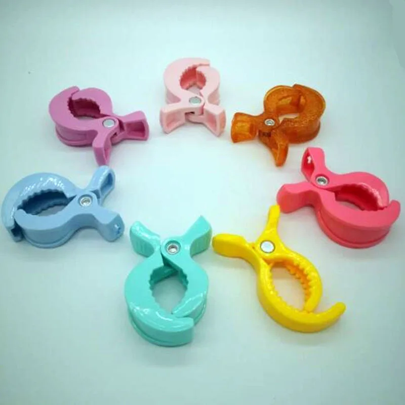 Picchetti in plastica per passeggino, picchetti per passeggino in ABS personalizzabili a colori, pioli per ciuccio con gancio per passeggino