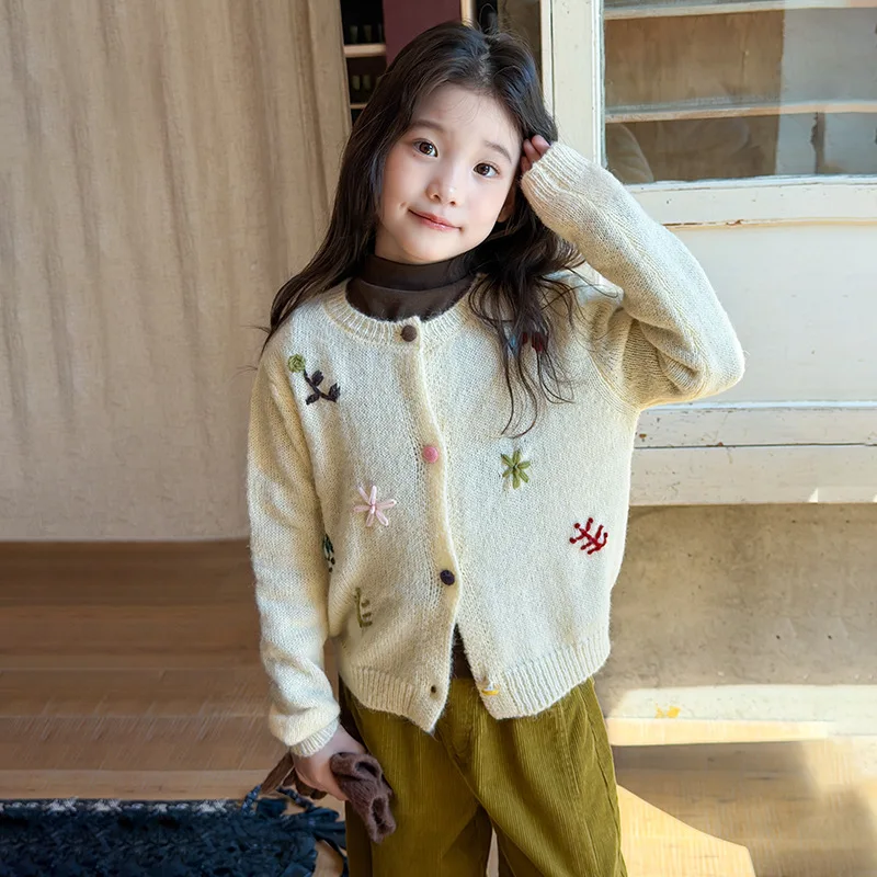 Children's Handmade Embroidery Flower Knitted Cardigan, Children's Korean Color Buckle Small Flower Cardigan Sweater Jacket