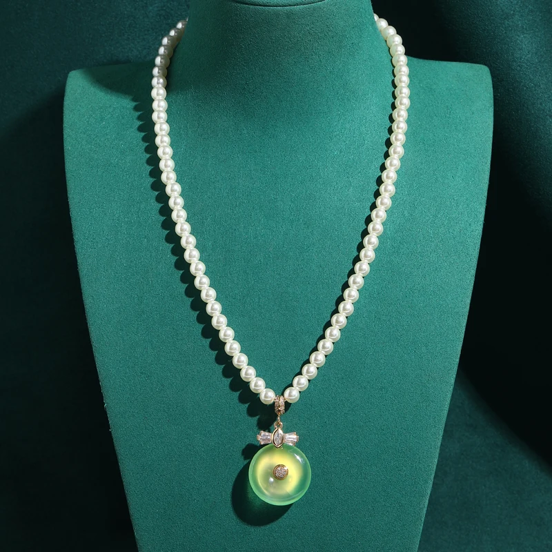 

Vintage Pearl Necklaces Pendant Imitated Jade Round Green Beads Gold Color Chinese Style Wedding Luxury Women Quality Jewelry