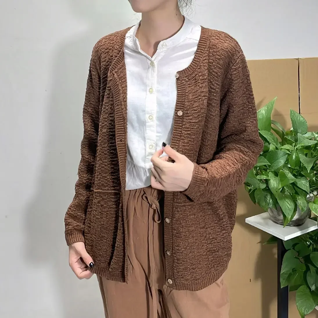 

2024 Autumn Fashion Women's Loose Relaxed Cotton Round Neck New Cardigan Knitted Long Sleeve Button Solid Coat Top