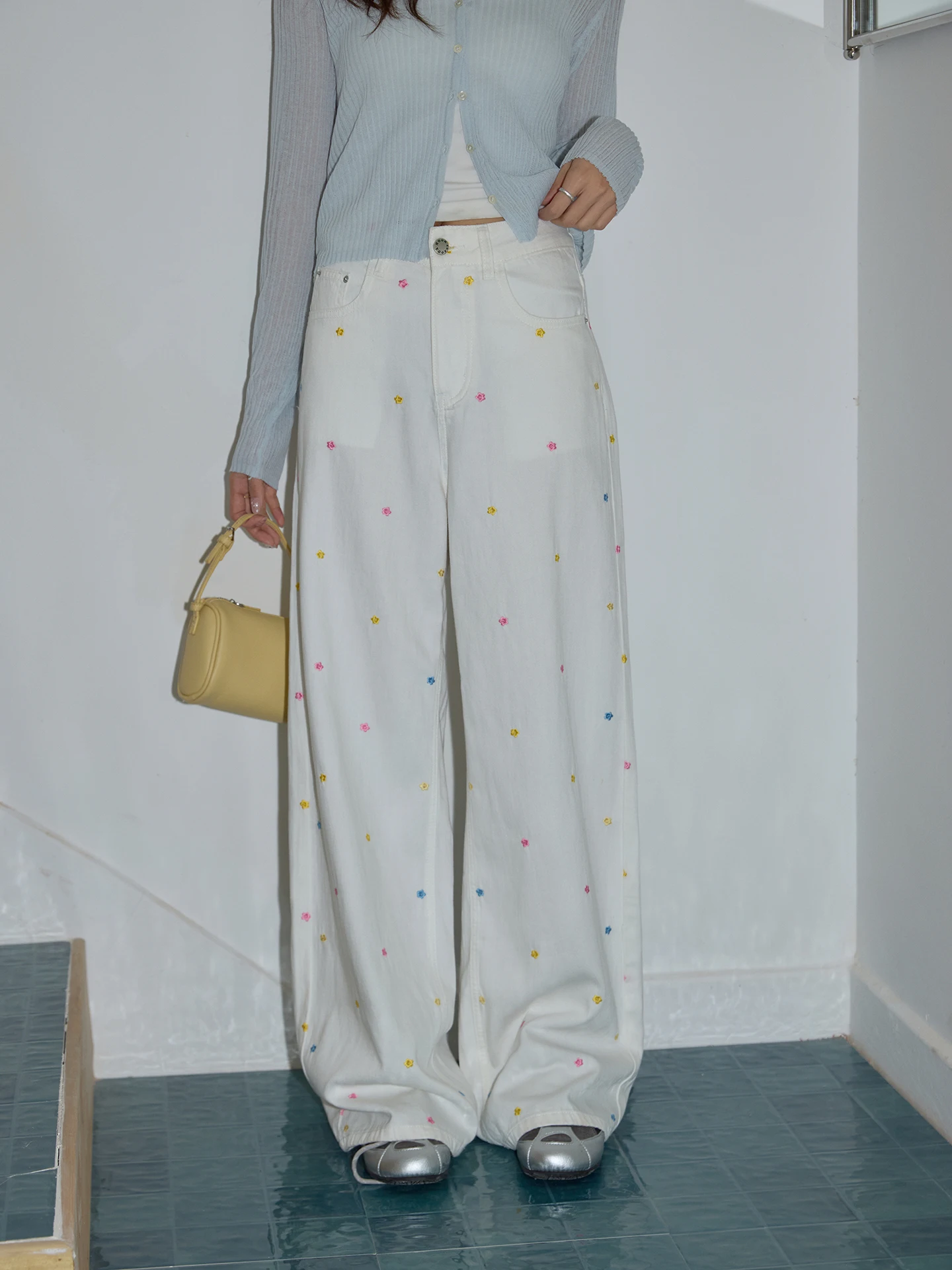 

White Flower Embroidery Loose Casual Women's Jeans High Waist Straight Leg Floor-Length Pants Spring Season Comfortable Fit