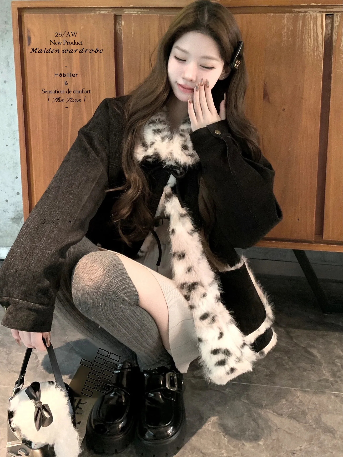 Zimowy, ocieplany płaszcz damski 2025 z ekologicznej skóry zintegrowanej z futrem, z nadrukiem w panterkę, damska kurtka w stylu college.