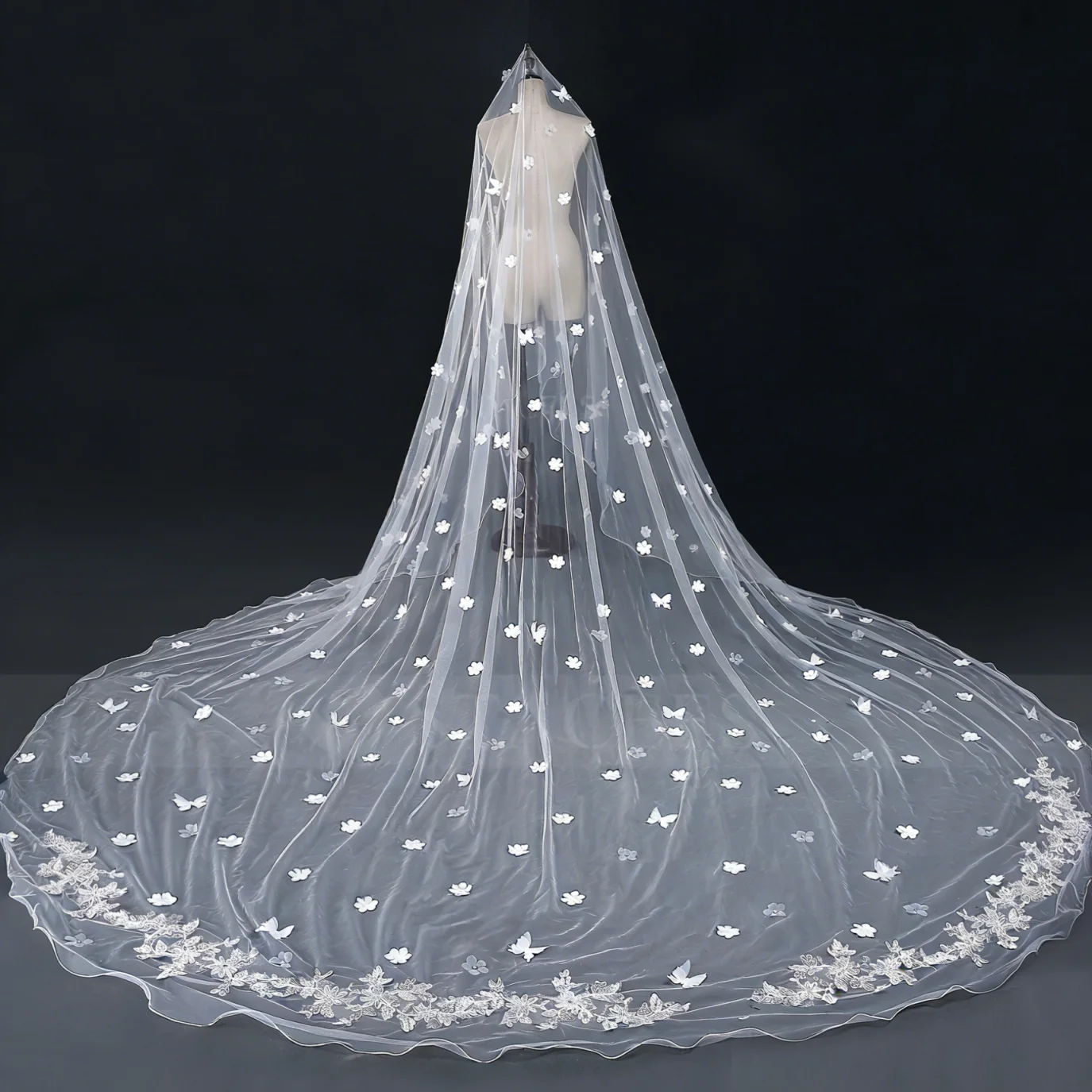Romantic 3D Flowers Wedding Veils One Layer Long Cathedral Length Bridal Veils Soft Tulle Velo De Novia Customized