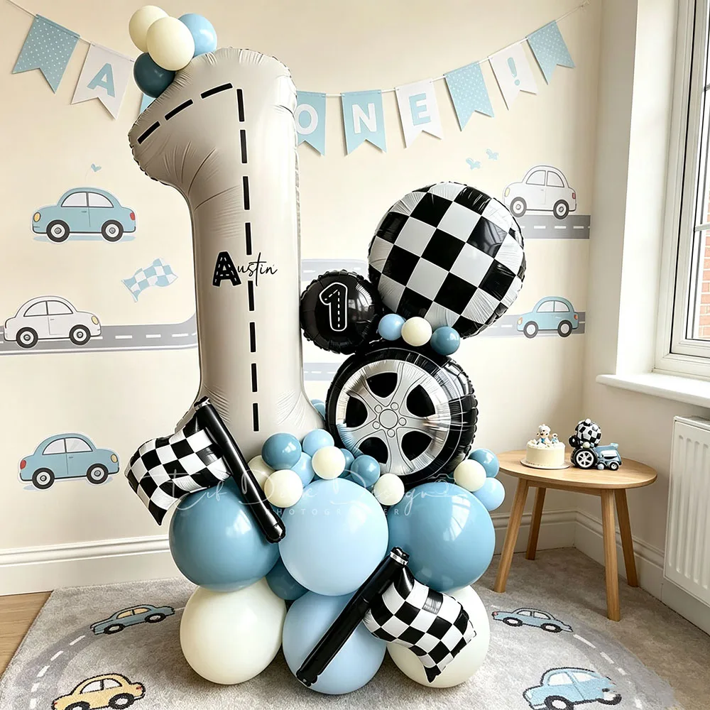 1 ensemble de ballons : ballon drapeau à carreaux noir et blanc, ballon chiffre 40 pouces, et ballon 'Two Fast' pour la décoration de fête d'anniversaire de garçon sur le thème de la course automobile et de la fête prénatale