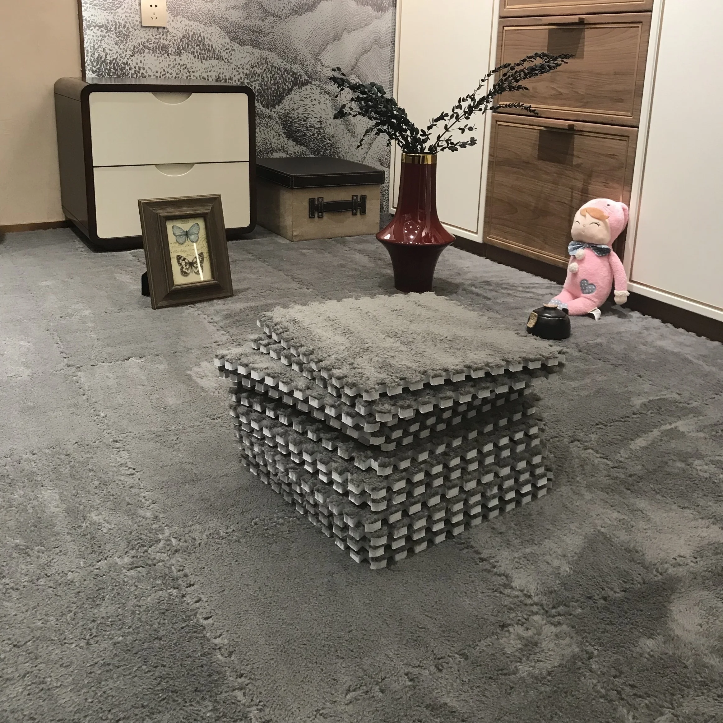 Interlocking Floor Mats - Heavy-Duty EVA Foam, Soft Plush Surface with & Checkerboard Pattern, Design for Indoor Use in Home