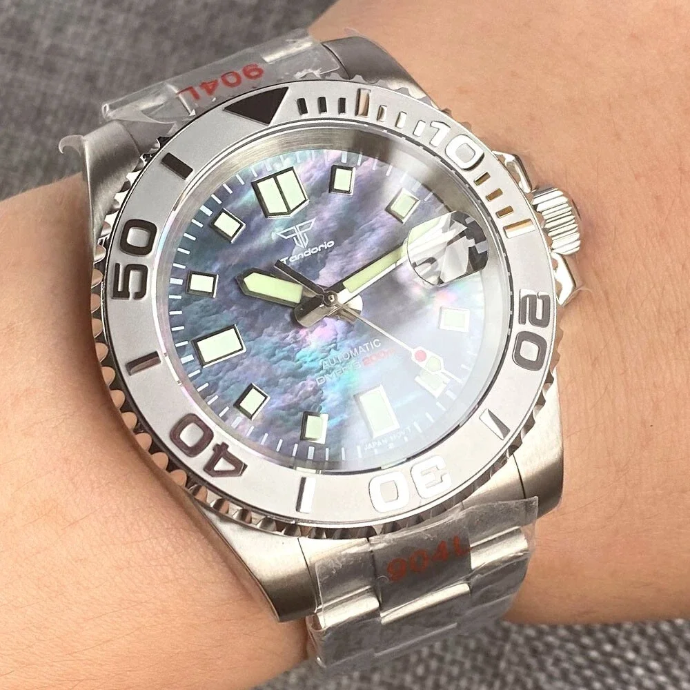 

40mm Super luminous Mother Of Pearl Dial Men's Watch 200m Waterproof Sapphire Glass High Precision NH35A Automatic Movement Date