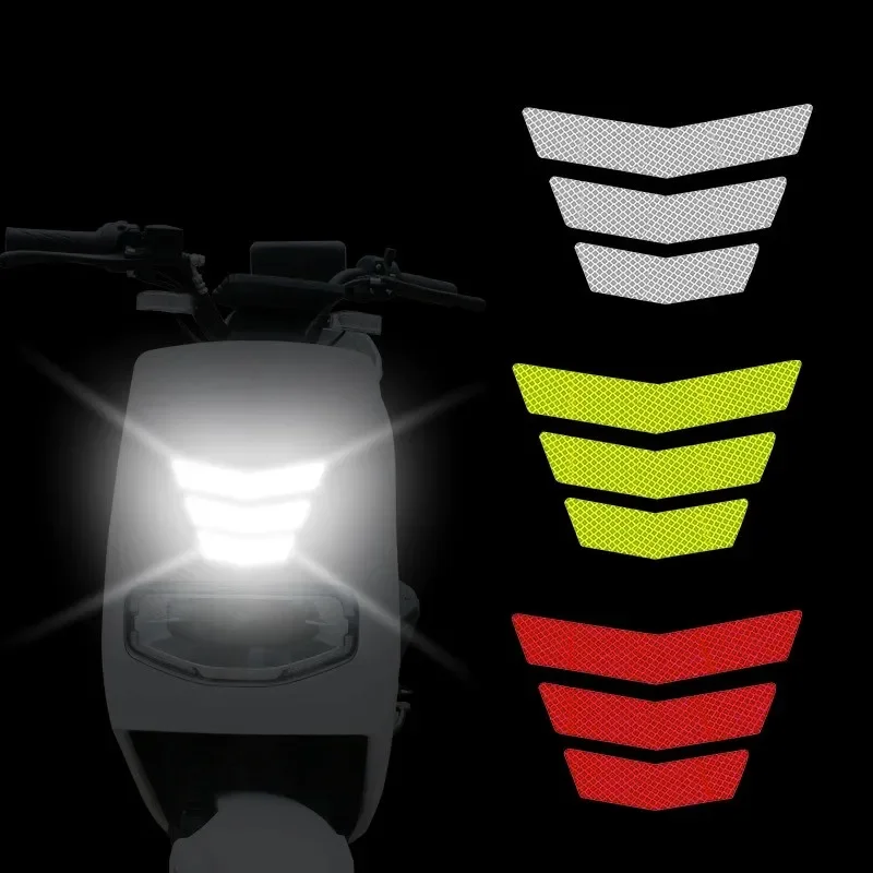 

Motorcycle Stickers Universal Fender Reflective Sticker - Glow-in-the-Dark Arrow Design for Cars and Motorcycles