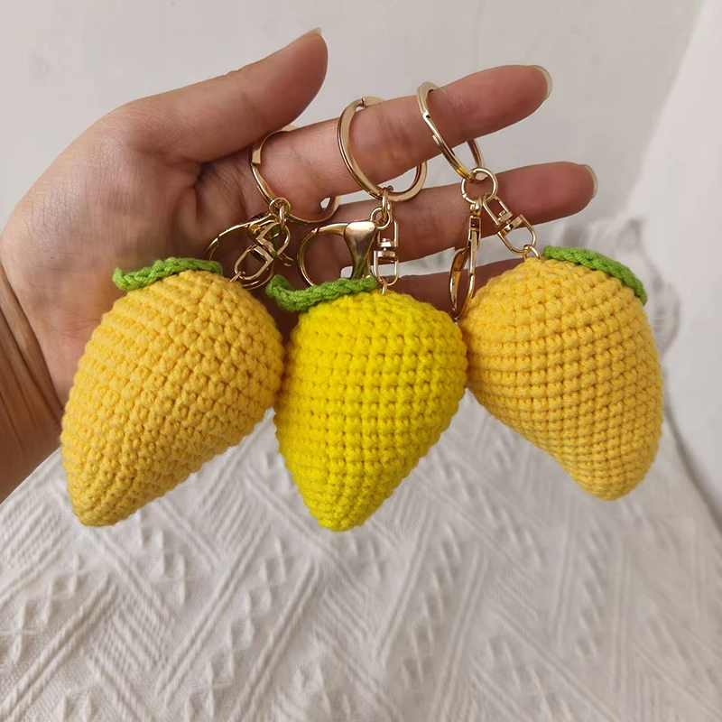 Llavero con colgante de ganchillo de la serie de frutas creativas, llaveros de Mango bonitos, llaveros tejidos a mano, regalos de decoración de mochila exquisitos