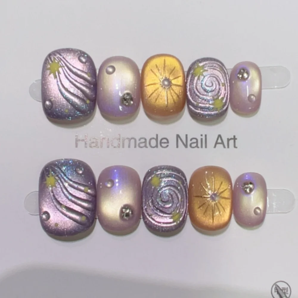 

10pcs Glitter Purple Handmade False Nails Tip Fantasy Cat's Eye Short Square Round Press on Nails Star Rhinestone Press on Nails