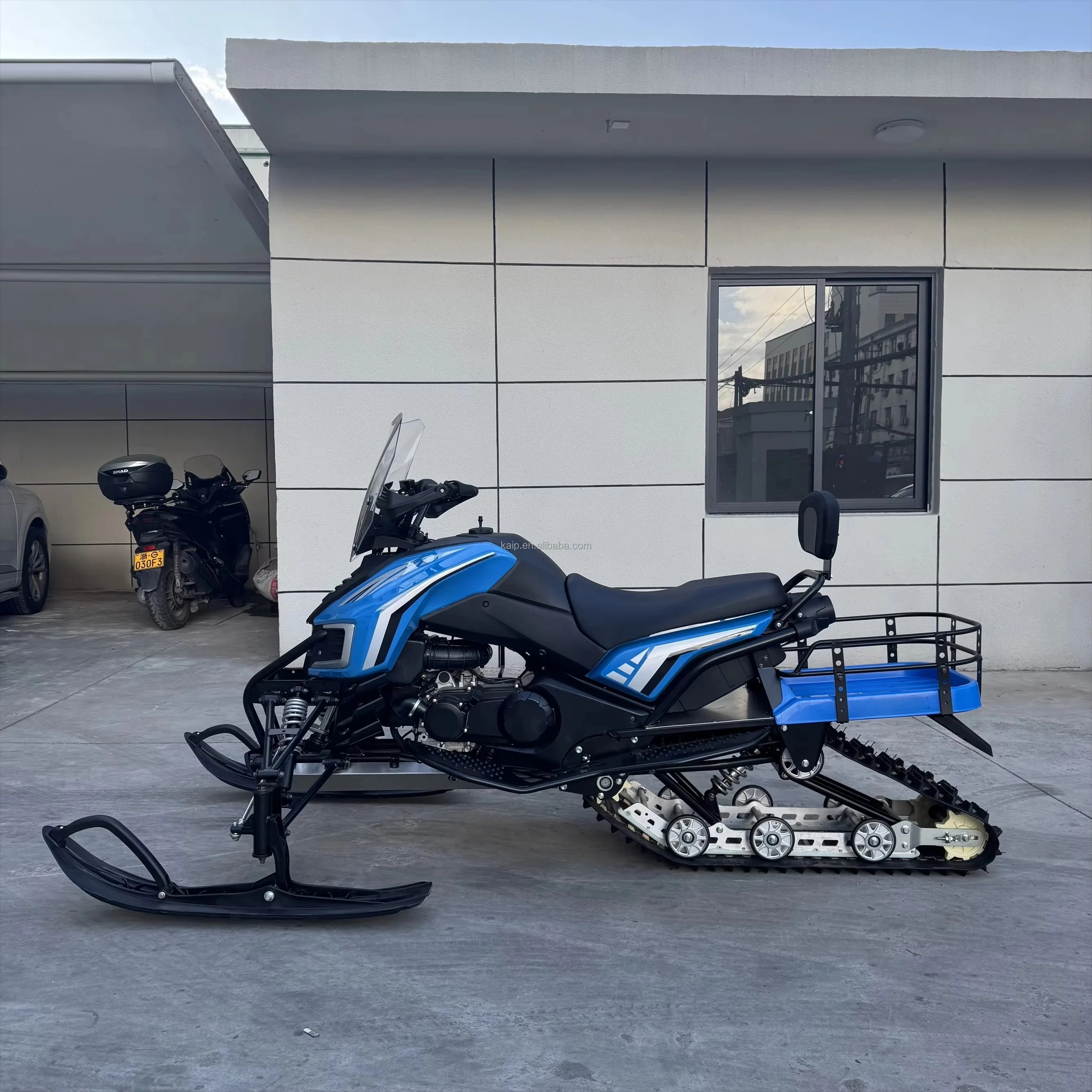 High Performance Snowmobile for Adults Motorized Snow Mobile Sled Winter Outdoor Sports Petrol Sleigh Snow Scooter