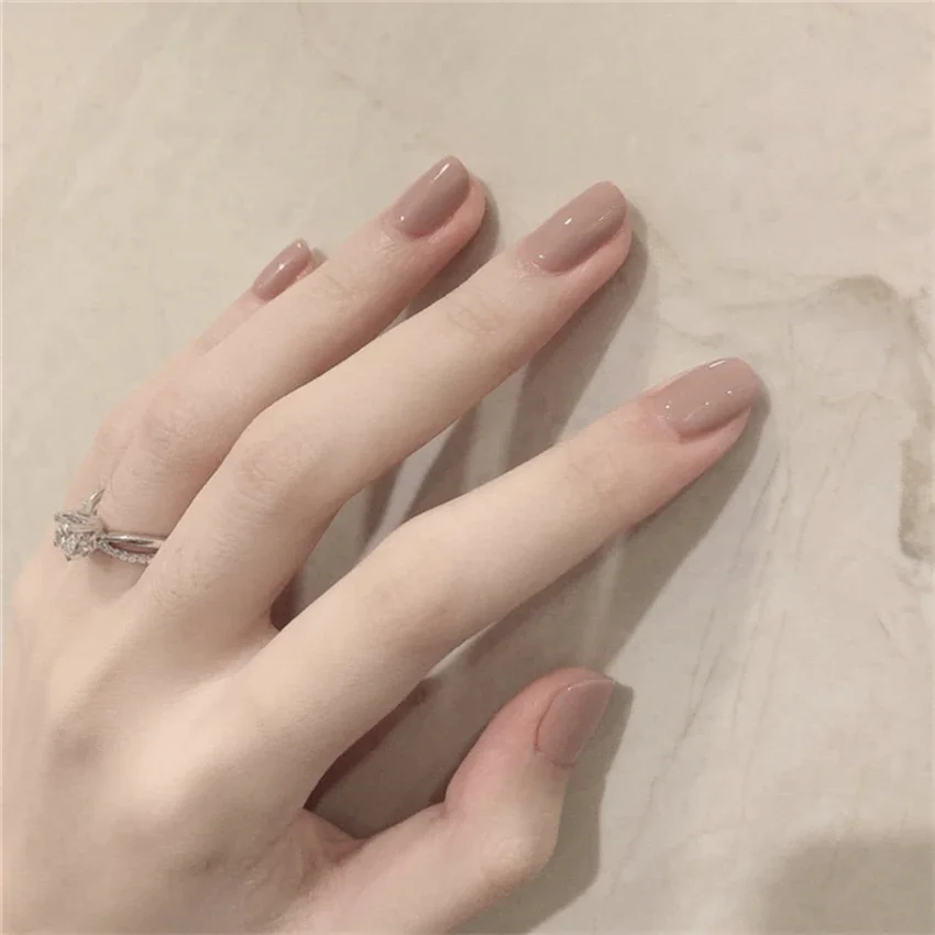 24 pçs/set luz cinza rosa combinando design imprensa no prego francês curto cabeça redonda usando unhas falsas removíveis dicas de unhas falsas