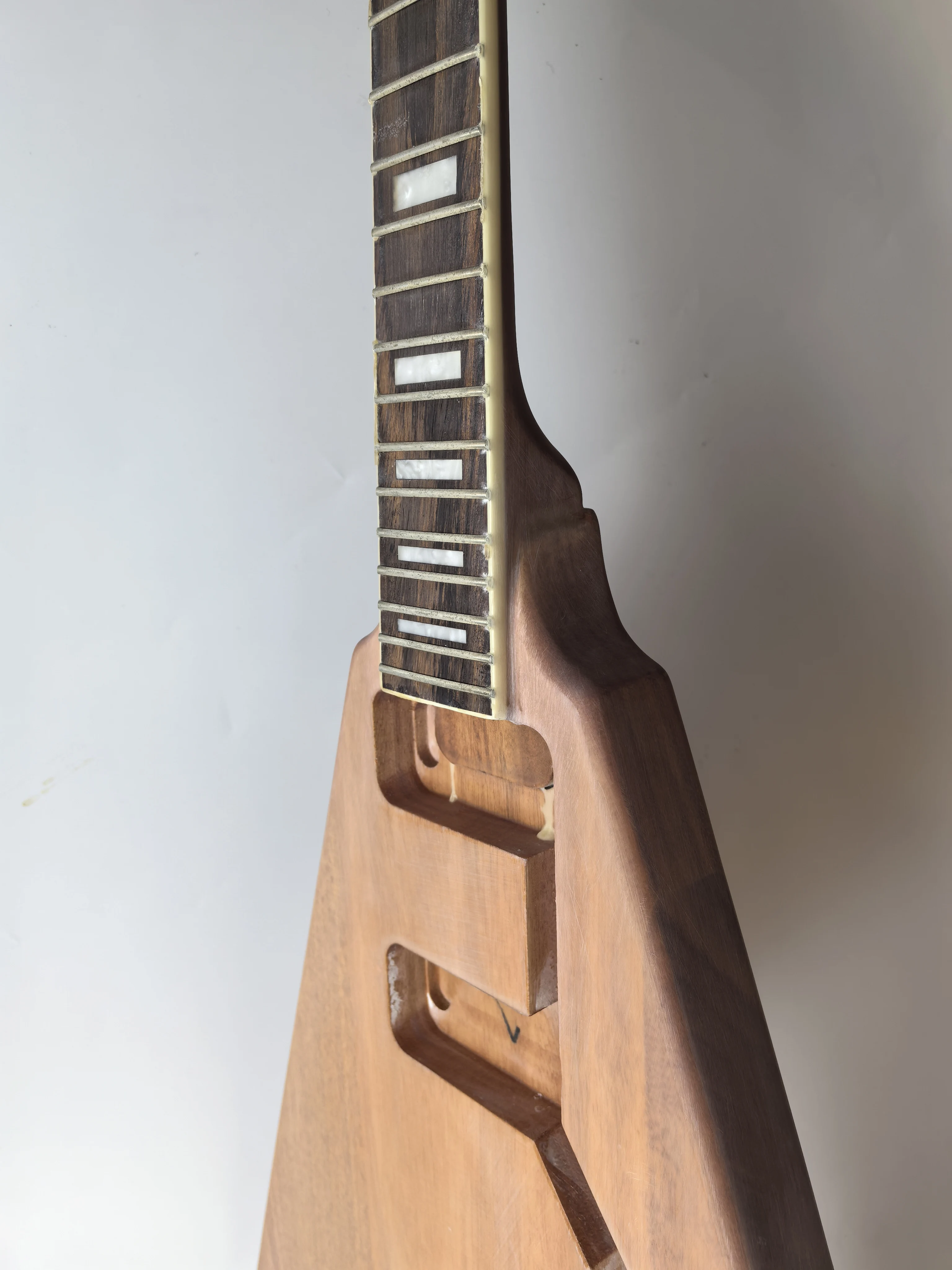 Stock: DIY, semi-finished 6 string electric guitar, integrated connection, with primer, order for immediate shipment.