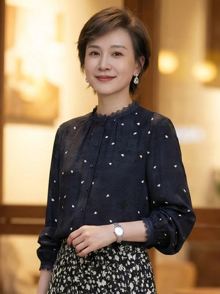 

Ele Silk Lace Trim irt French Sle ort Sve round Ne Regular Length Women's Casual irt Pearled Love Heart Pattern