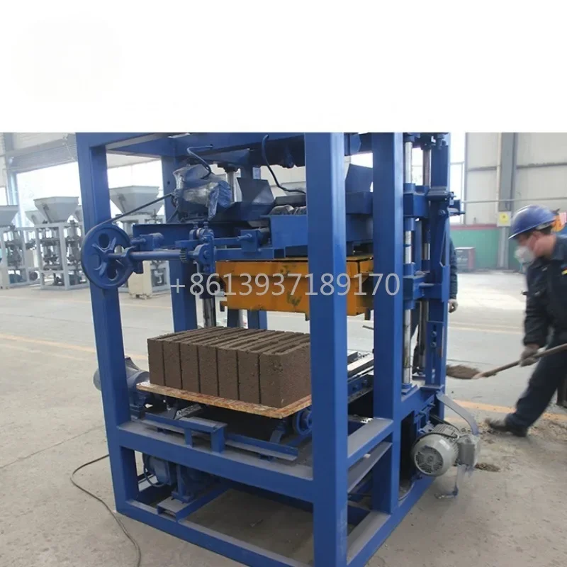 Industries Machines of Brick Machine QT4-24 Small Scale Brick Cement Hollow Block Making Machine Small Diesel Engine