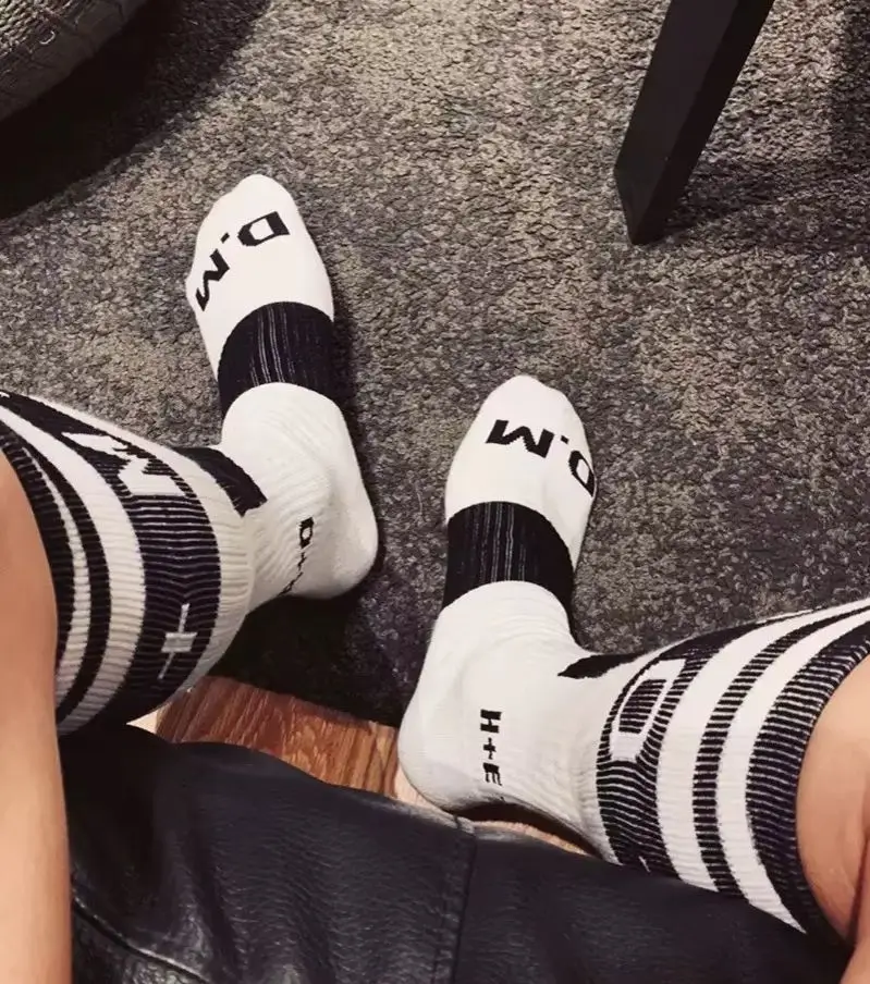 Fashion White Color Socks Men Sports Long Tube Football Streetwear Socks Comfortable Socks