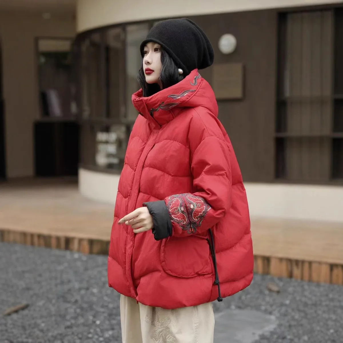 

Winter New Women's Down Jacket Commuter Hoodie Retro Embroidered White Duck Down Jacket