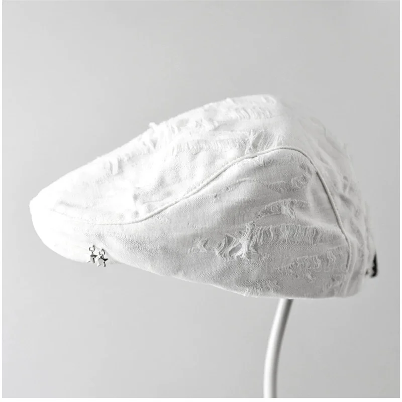 New Spring Collection: Vintage-style Ripped Baseball Cap for Women – Stylish, Casual, Versatile and Artsy