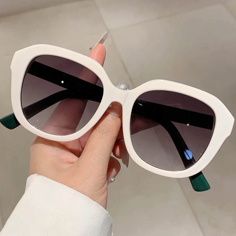 KAMMPT Fashion White Decoration Sunglasses Chic Square Design Women Sun Shades Oversize Sun Glasses for Travelling Driving