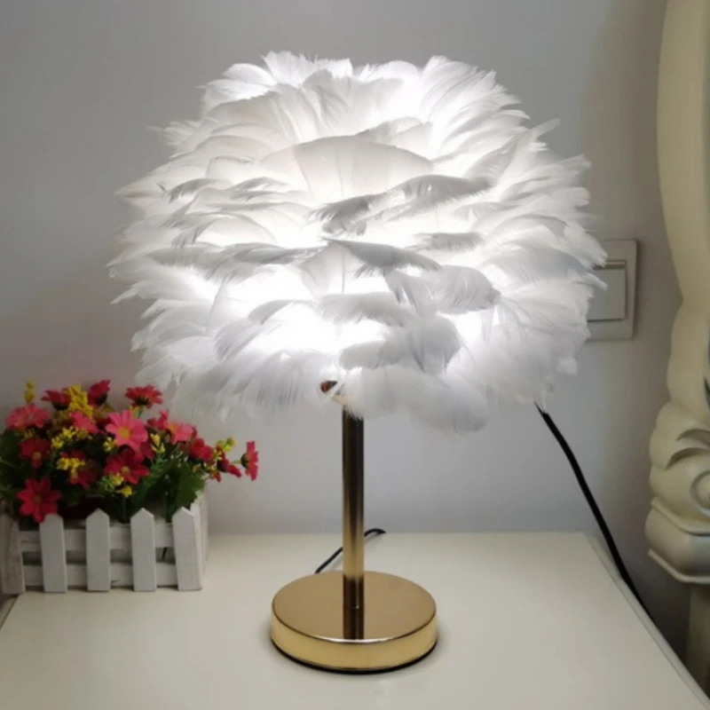 Feather Desk Lamp Creative Bedroom Desk Lamp Bedside Lamp Light Luxury Home Decoration Romantic and Warm Gift