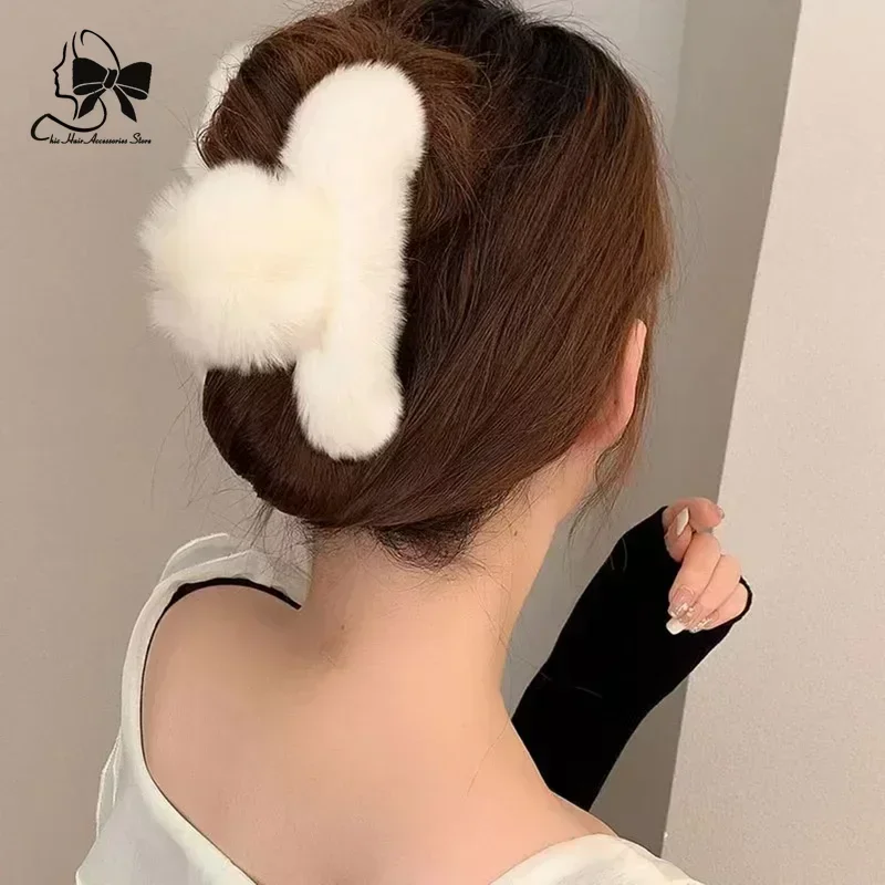 2024 Fashion Faux Fur Big Crab Hair Clip for Women Back Clip Cute Plush Ponytail Hair Claw Rabbit Крабик Для Волос Accessories