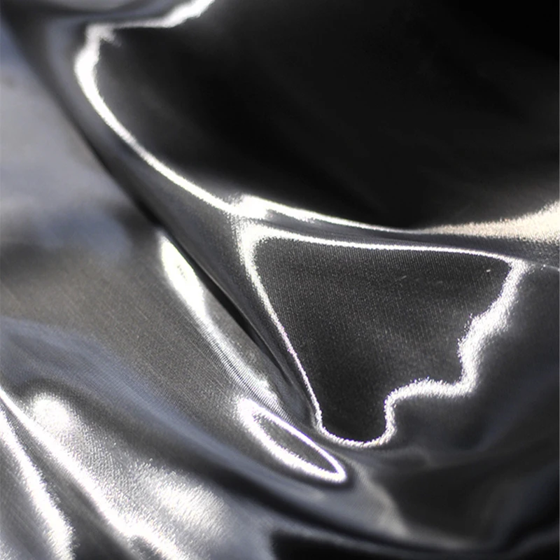 

Суперяркая ткань Crystal Satin с эффектом жидкого металла и металлическим блеском для пошива сценических костюмов и рукоделия, цвет угольно-серый