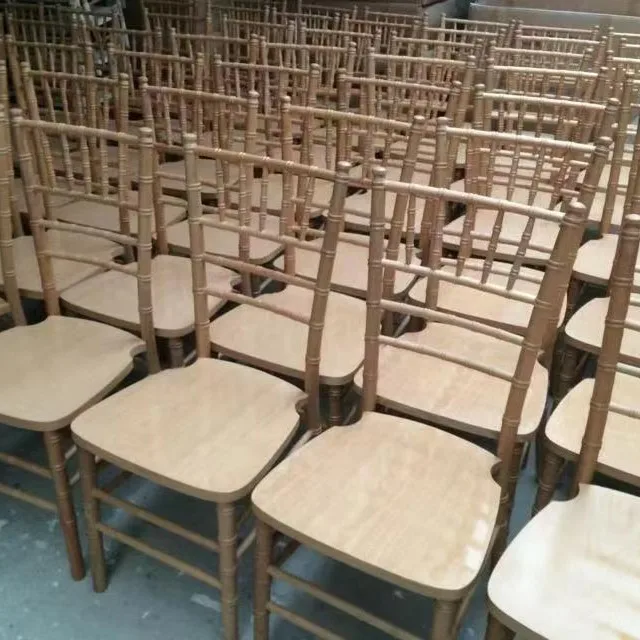 

Современные складные деревянные стулья Chiavari для использования в помещении и на улице, популярные для ресторанов, свадеб и вечеринок.