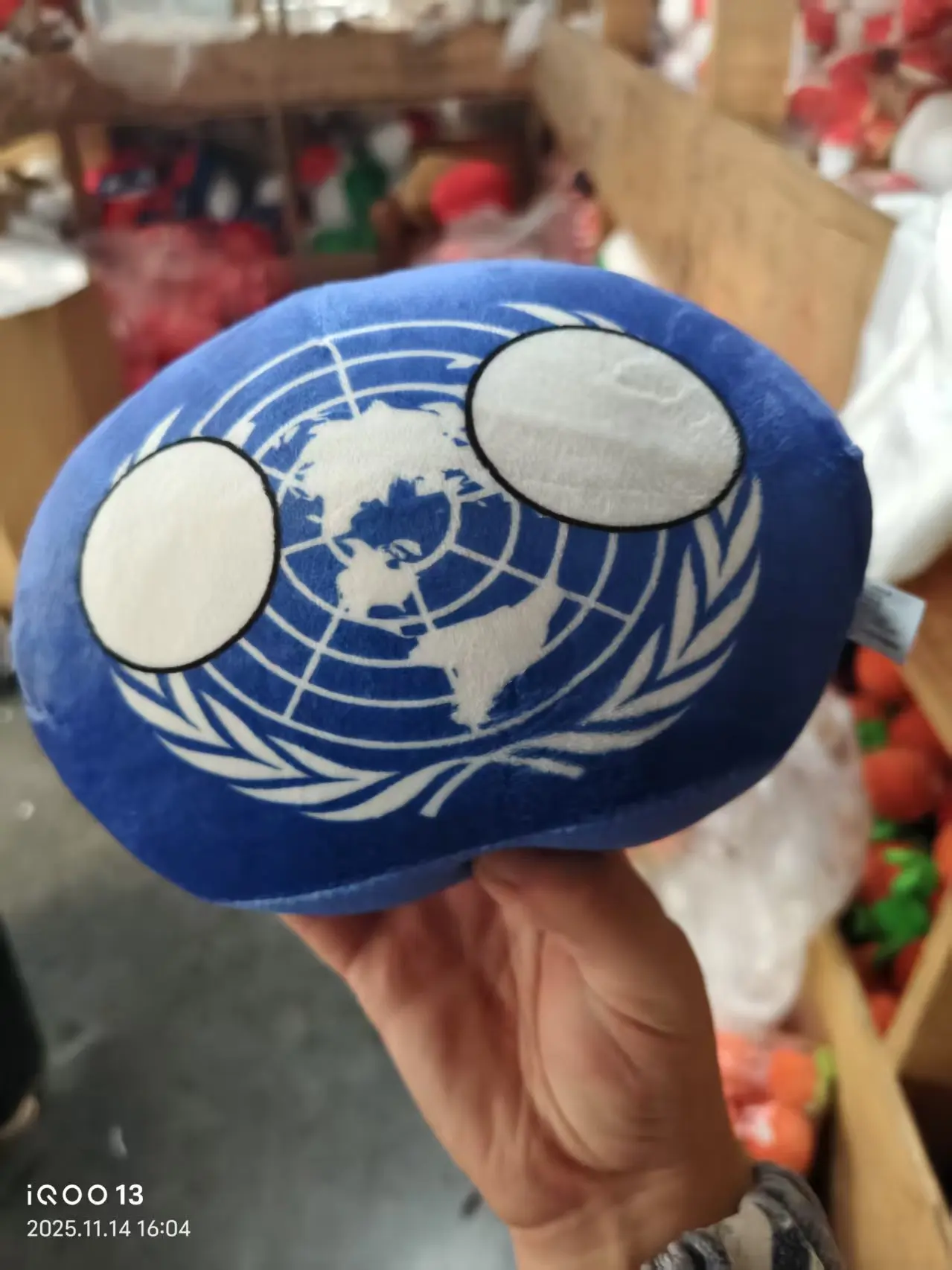 Polônia bola britânica bolinho travesseiro anime mercadoria cos boneca brinquedo de pelúcia pingente bola nacional