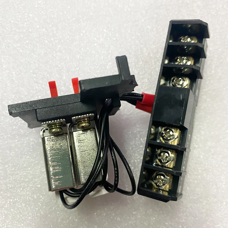 

CM1 NM1 CDM1 RMM1 100A 225 400 630 800A Вспомогательный контакт, аксессуары для автоматических выключателей