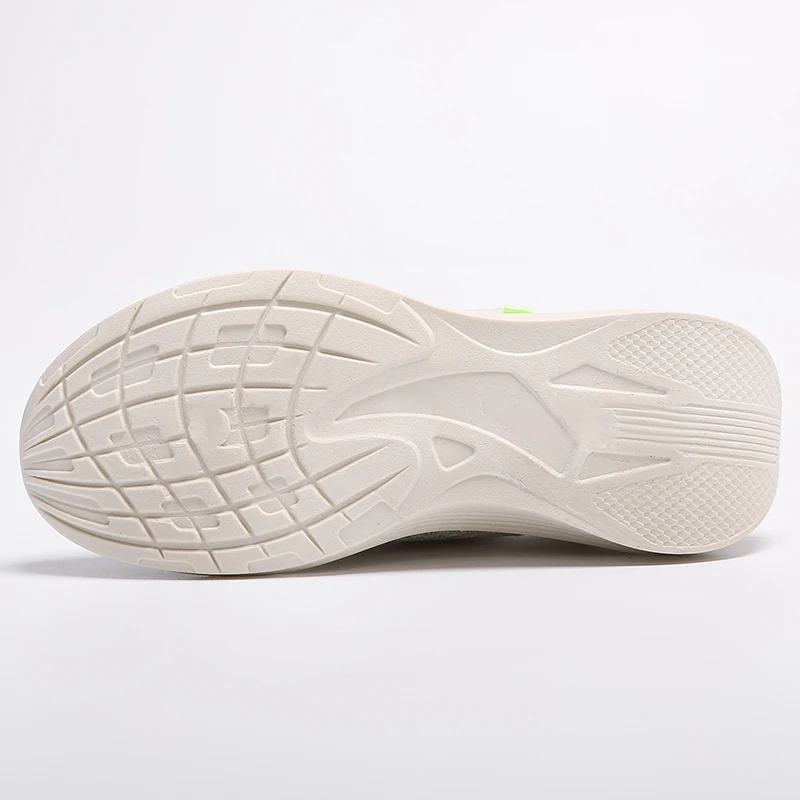 Women's Pink Mesh Sports Shoes Are Breathable and Comfortable, with A Flexible and Cushioned Sole That Is Perfect for Running