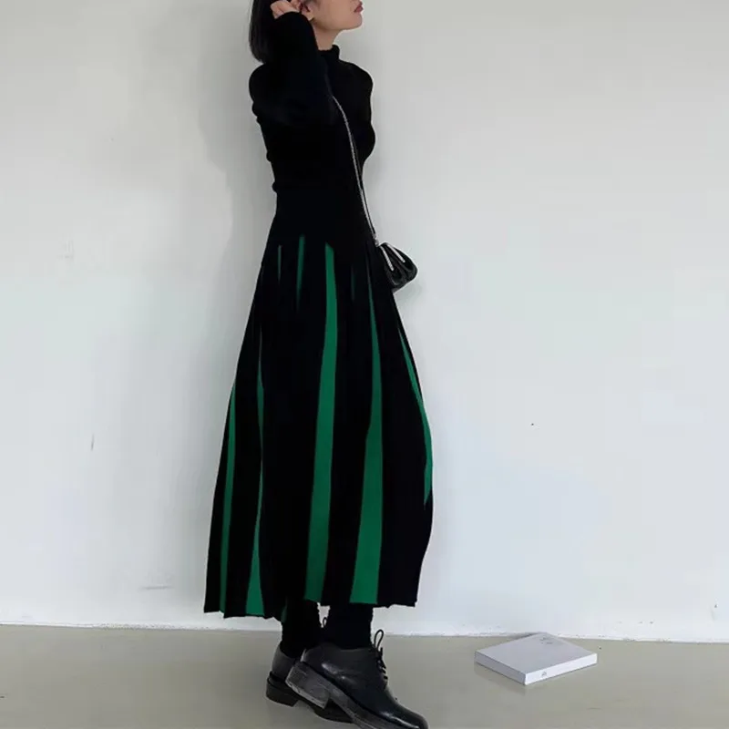 Y2k Fashion Knit Skirt Women 2025 New High-Waisted Green Color Collocation Skirt Thickened Mid-Long Elastic Pleated Skirt Trend