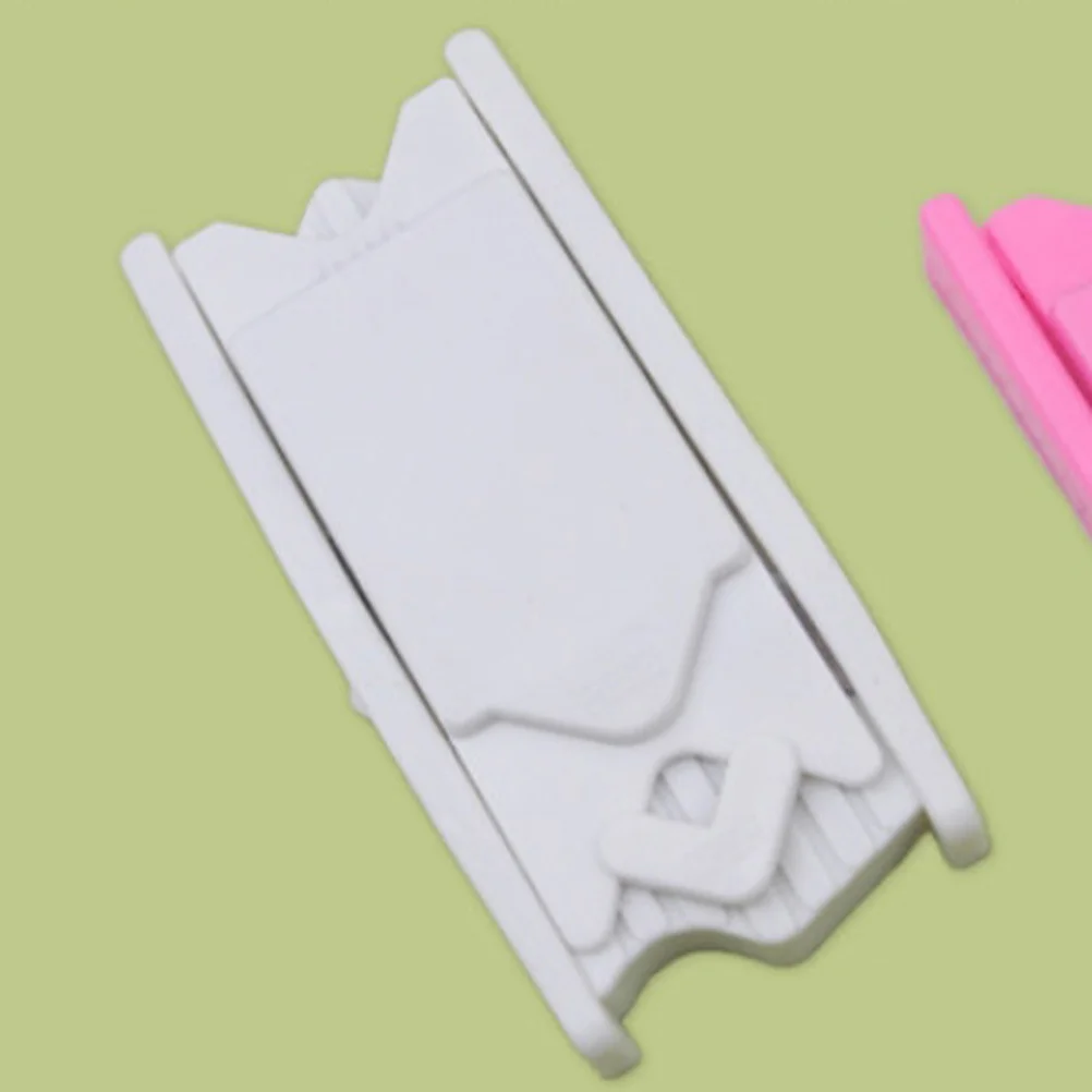 

Creative Beauty Cucumber Slicer Cutter with Mirror Facial Mask Tool ABS Stainless Steel Vegetable Fruit Slicer Random Color