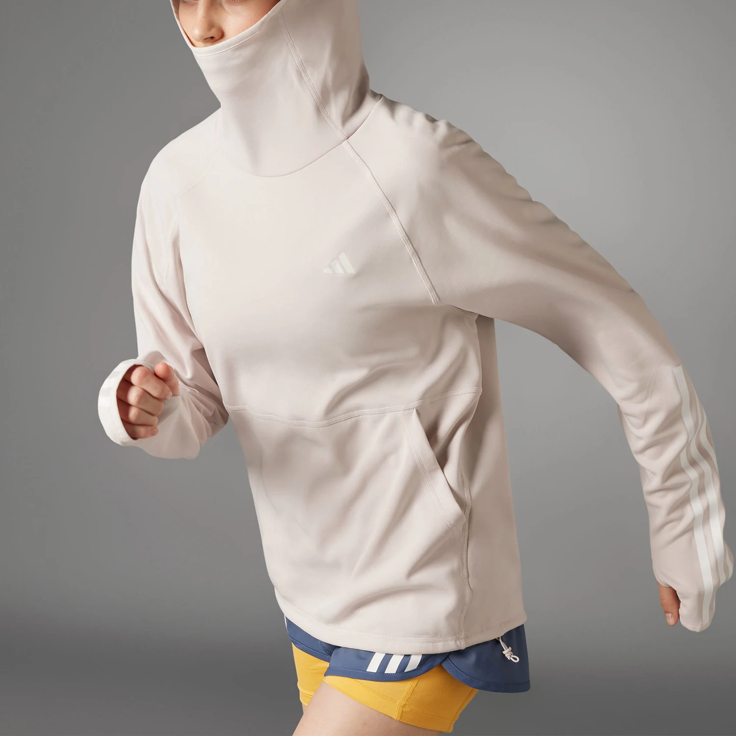 

Новая женская толстовка с капюшоном Adidas Originals IQ3852