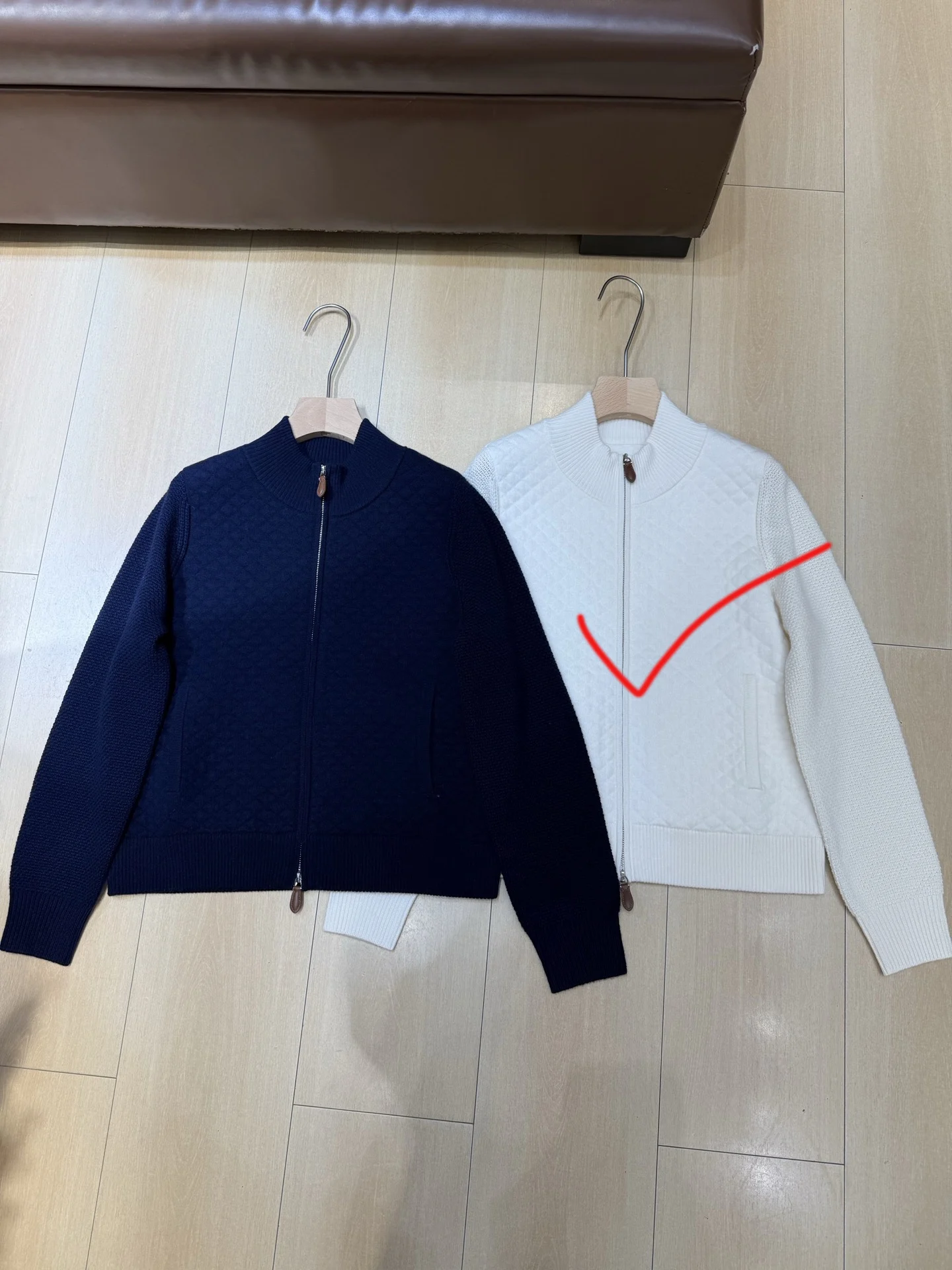 2026 Early Autumn New High-Quality Fashionable Casual Diamond Pattern Knitted Cardigan for Women