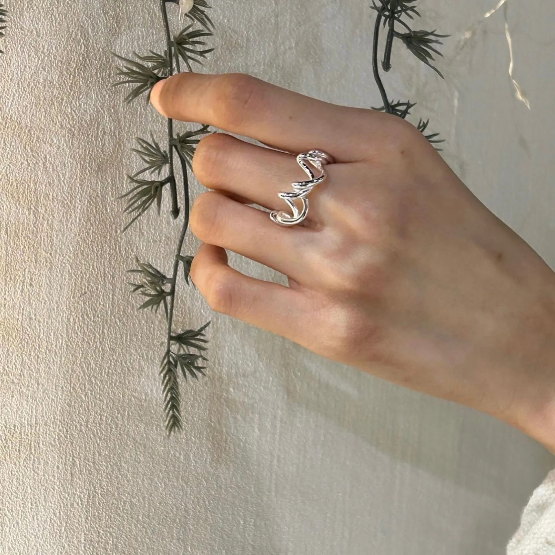 

925 Silver Luxury Jewelry Twisted Wire Hollow Out Engagement Rings For Women Beautiful Ladies Accessories Wholesale